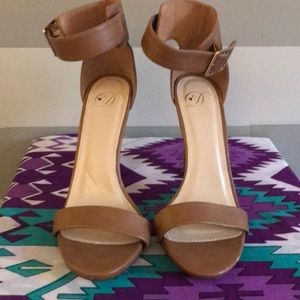 Ankle strap Tan heel sandal